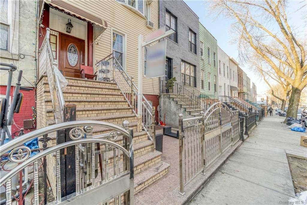 1127 Hancock Street - Photo 1