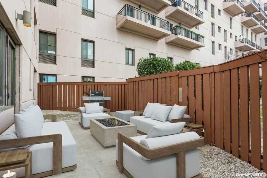 100 Broadway - Photo 1