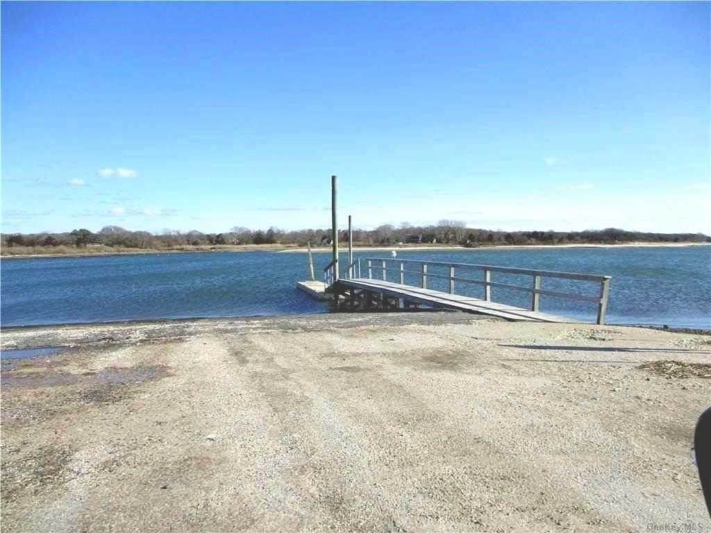 114 Little Neck - Photo 1