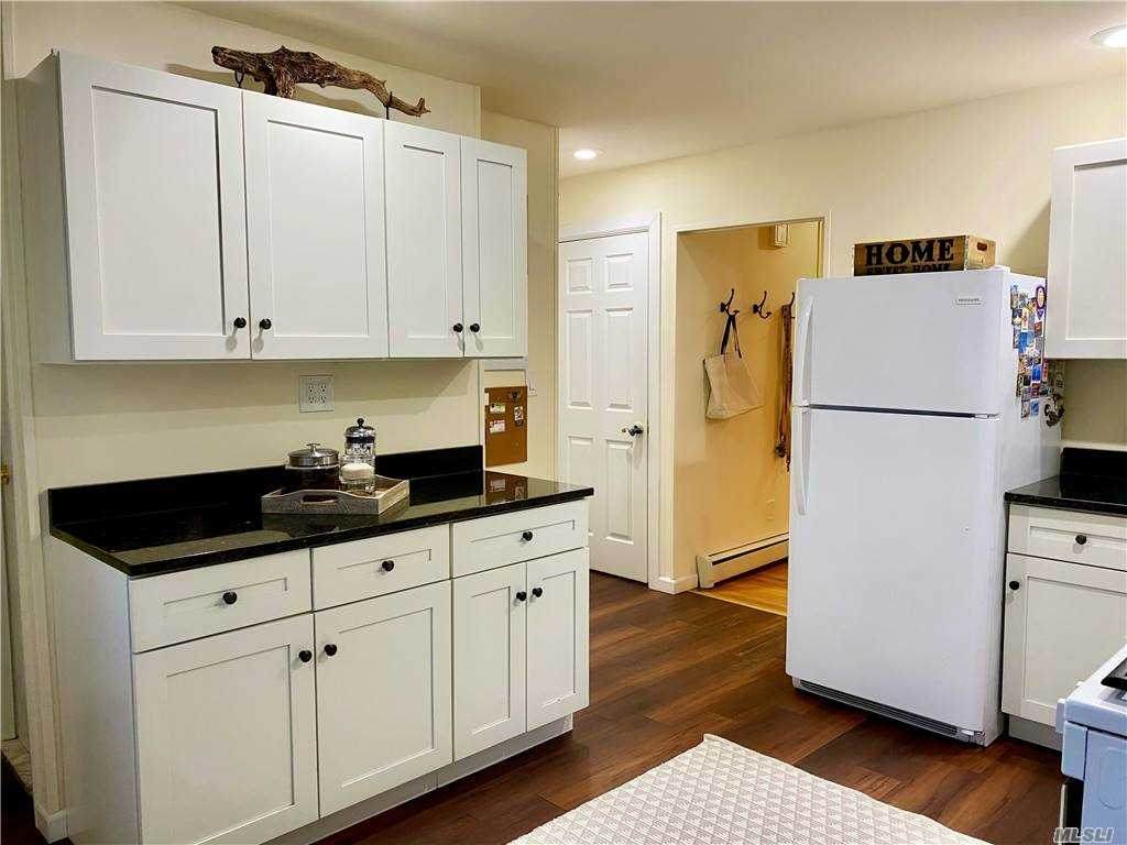 15 Montauk Place - Photo 1
