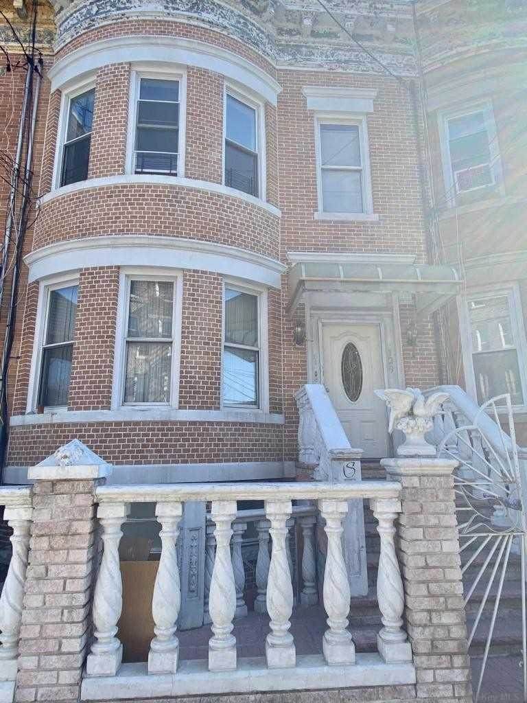 129 Grant Avenue - Photo 1