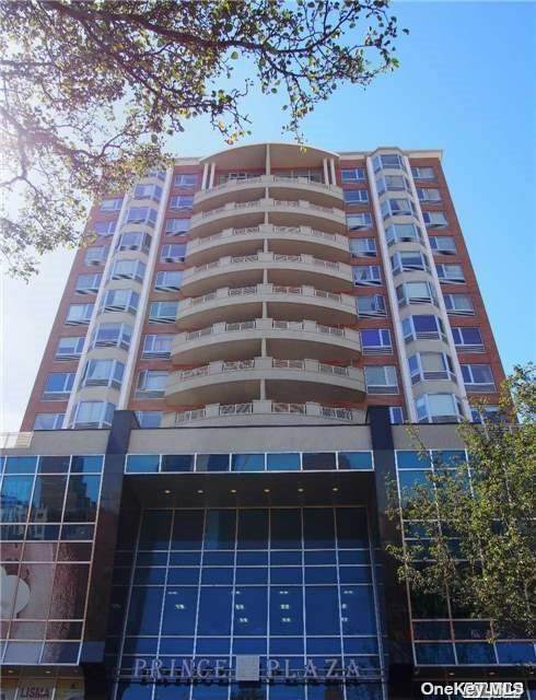 37-20 Prince Street - Photo 1