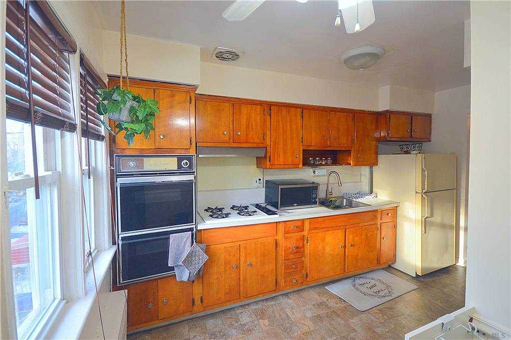 107-77 100 St - Photo 1