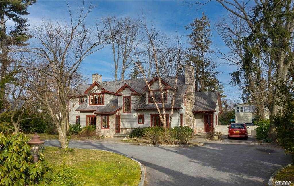 392 Roslyn Road - Photo 1