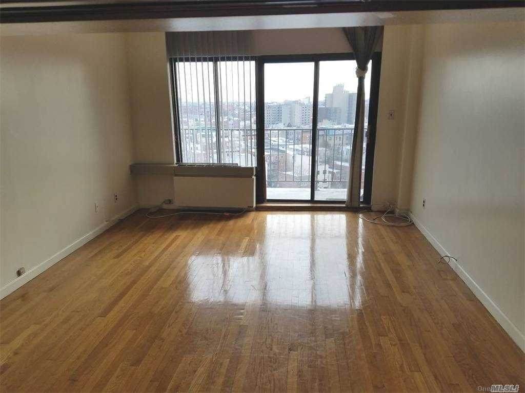 25-40 Shore Boulevard - Photo 1