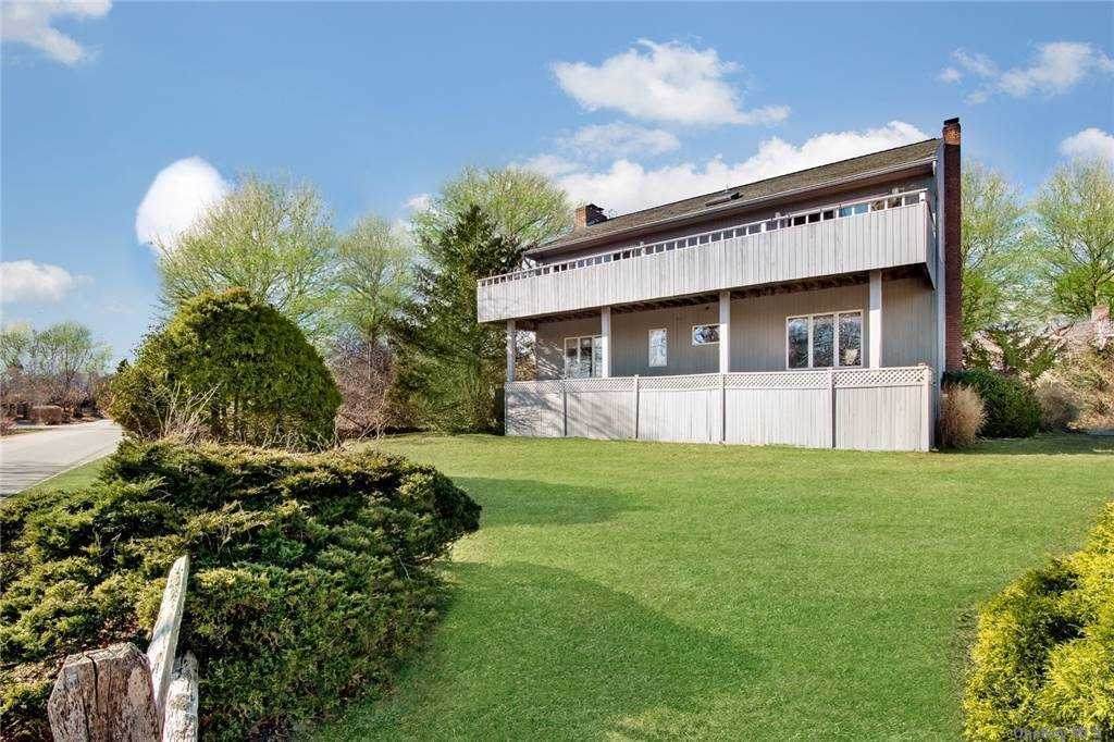 133 Monroe Drive - Photo 1