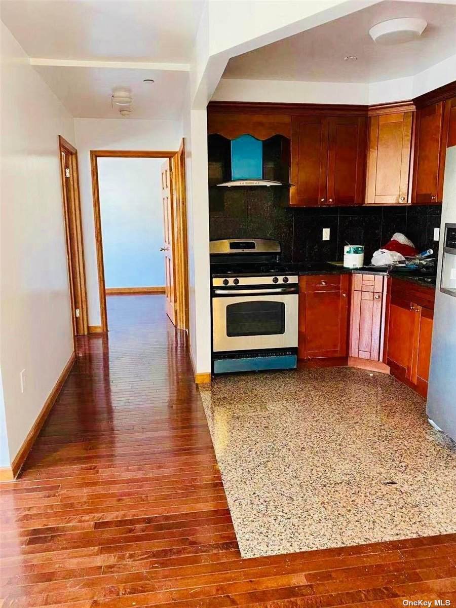 141-18 Cherry Ave - Photo 1