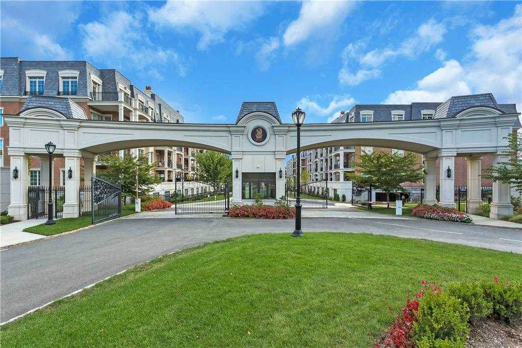 2000 Royal Court - Photo 1