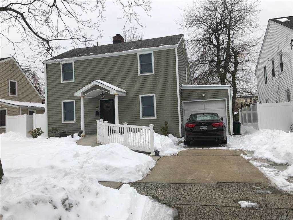 93 Harris Avenue - Photo 1