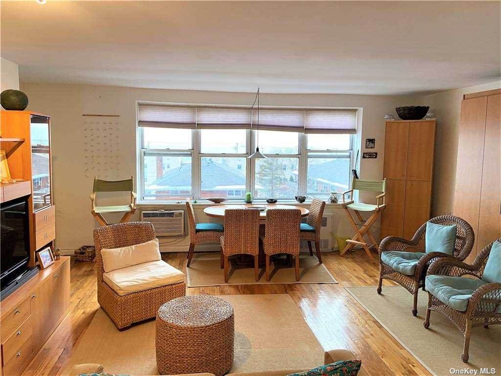 333 Broadway Boulevard - Photo 1