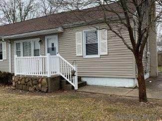 329 Commack Road - Photo 1