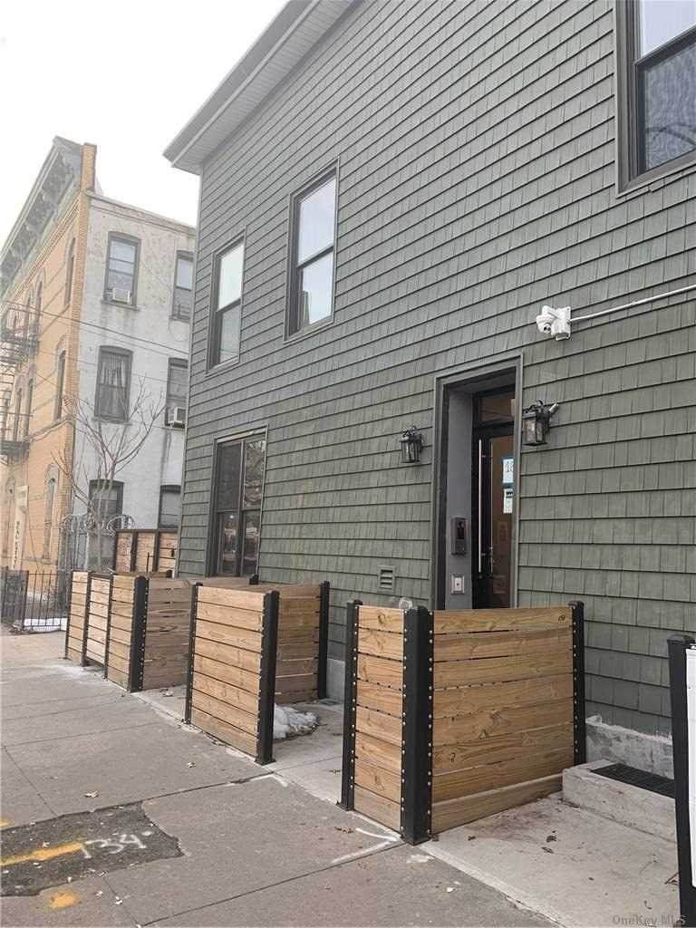 1815 Putnam Avenue - Photo 1
