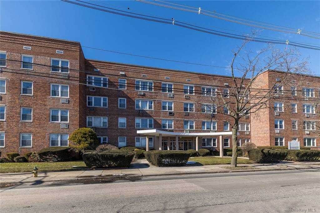 100 South Ocean Avenue - Photo 1