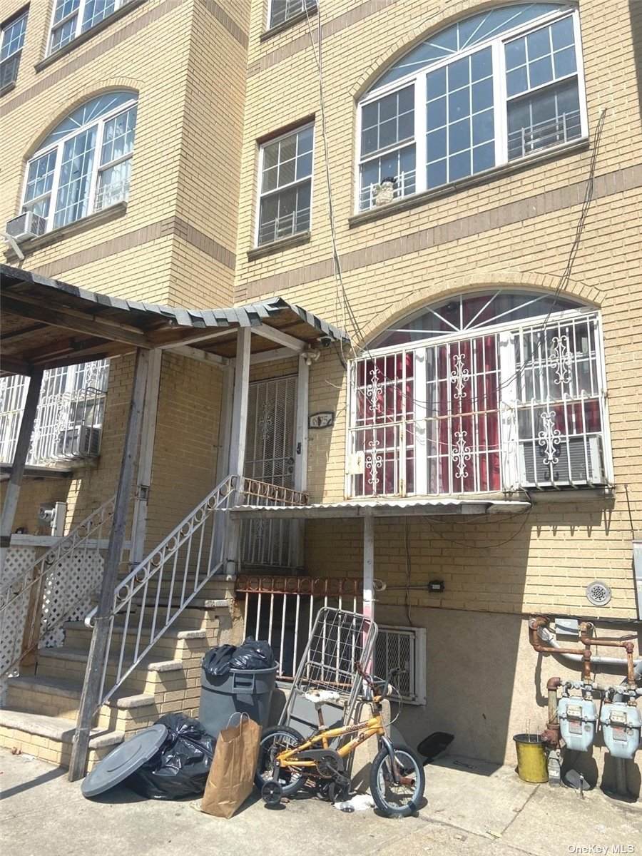 875 175 Street - Photo 1