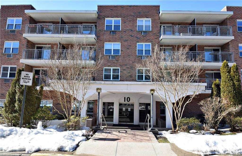10 Ipswich Avenue - Photo 1