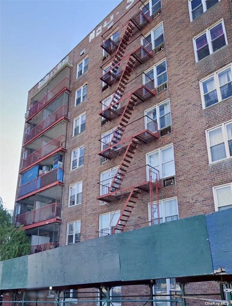 8616 60th Avenue - Photo 1