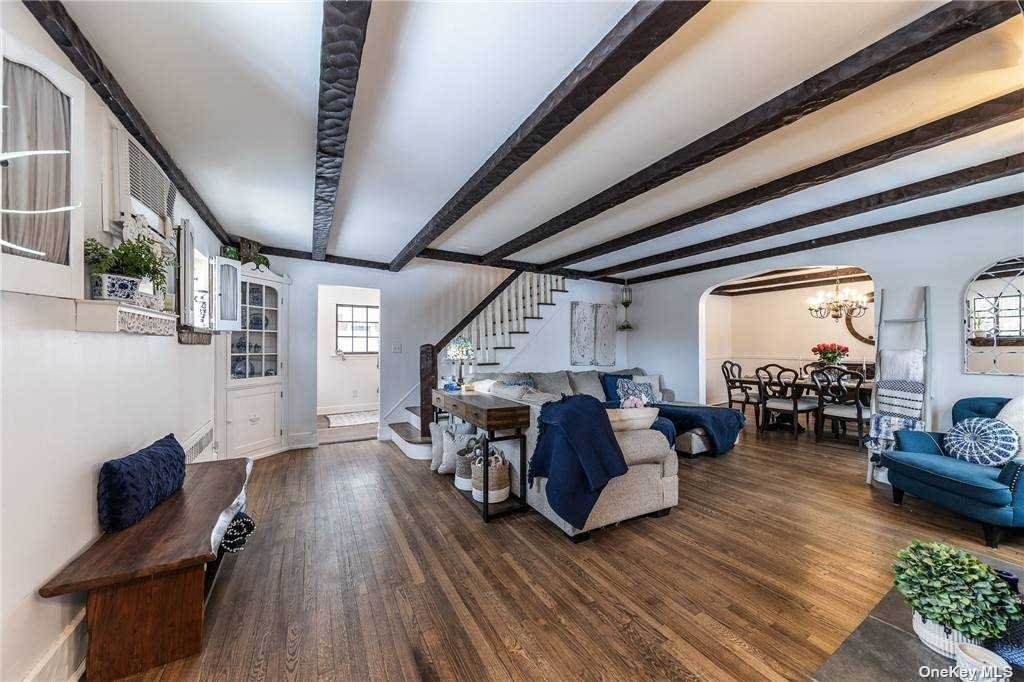 7 Lawrence Place - Photo 1