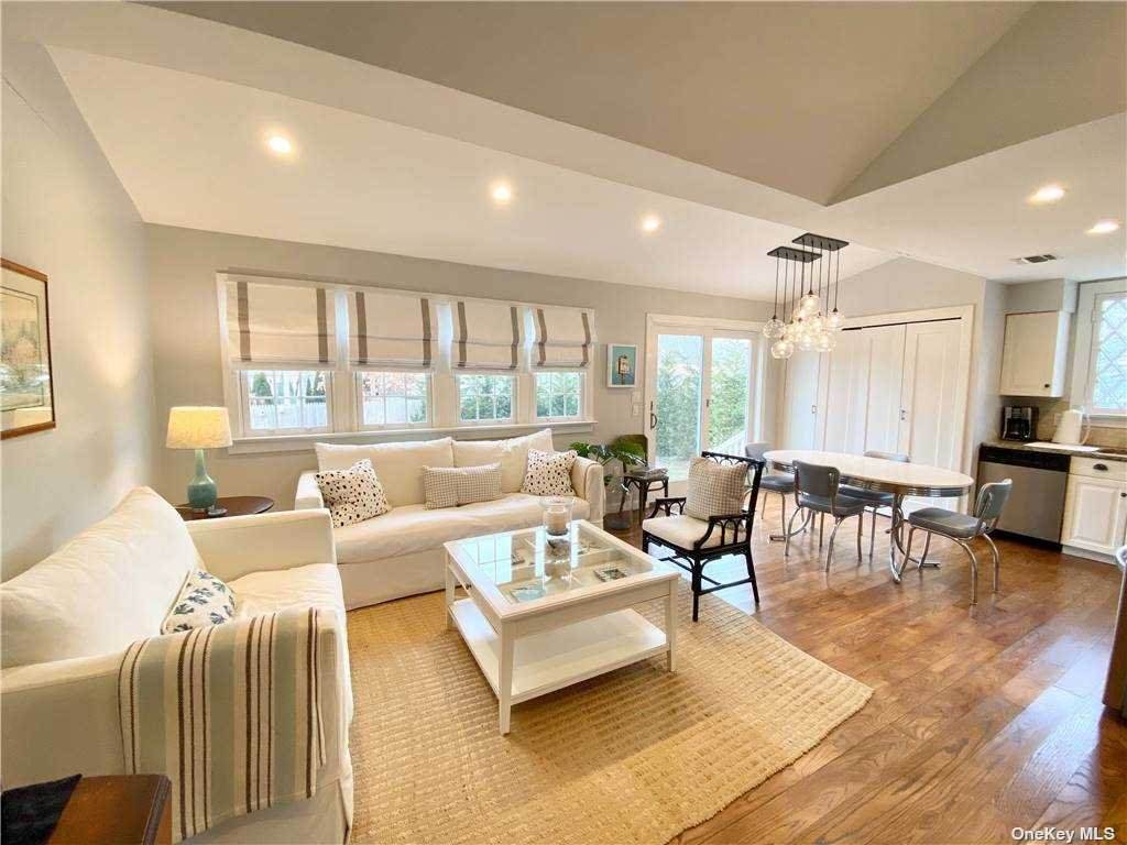 24 Baycrest Avenue - Photo 1