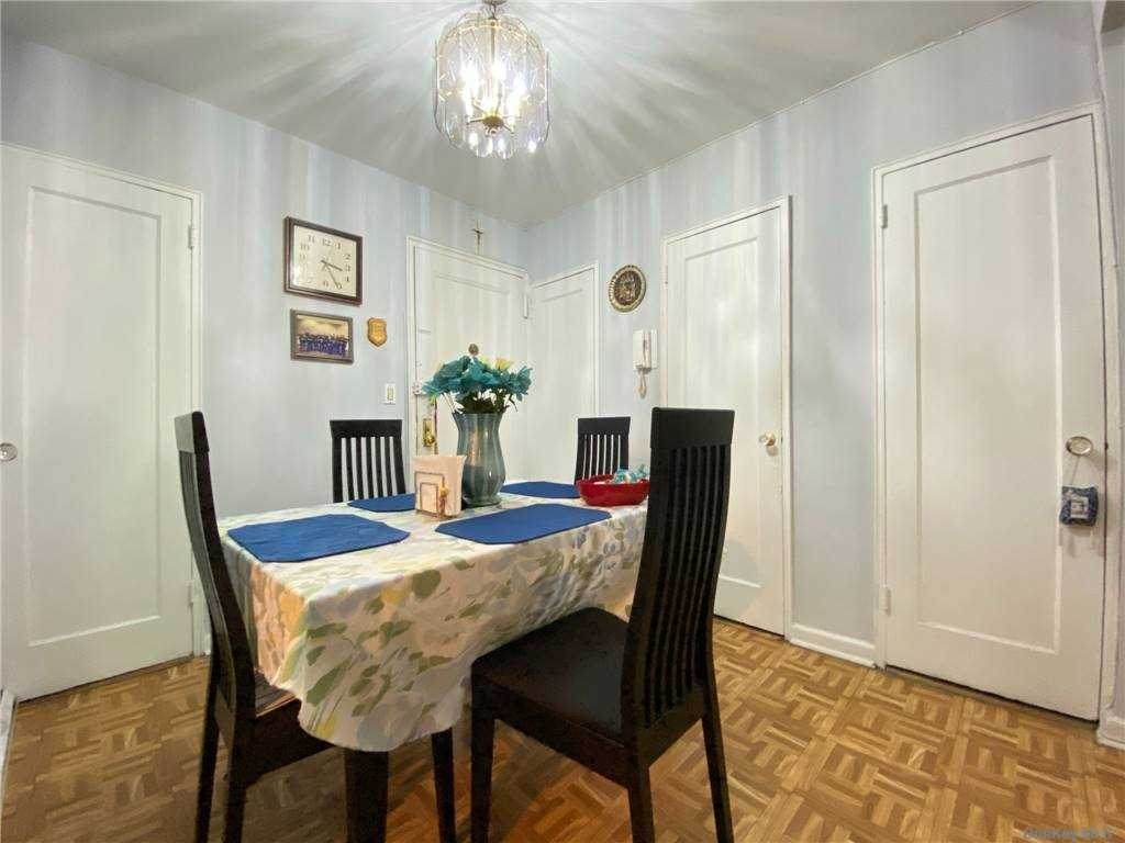 85-14 Broadway - Photo 1