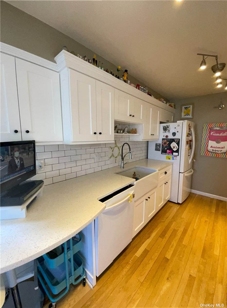 23-20 Bell Boulevard - Photo 1