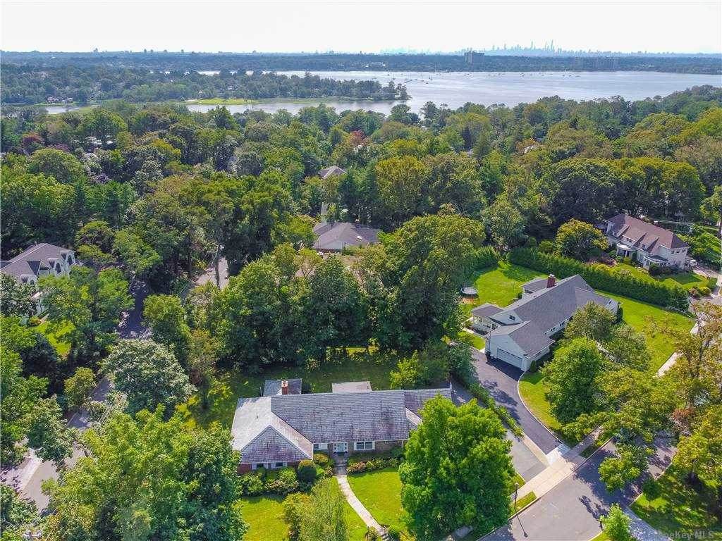2 Ridge Drive East - Photo 1