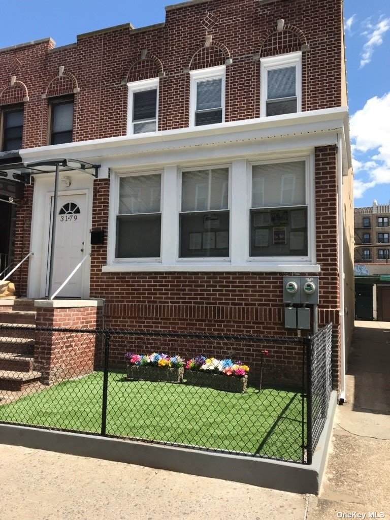 31-79 34 Street - Photo 1