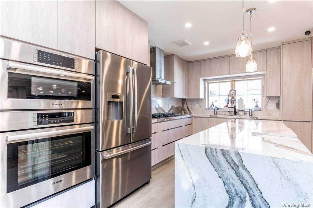 385 Hamilton Avenue - Photo 1