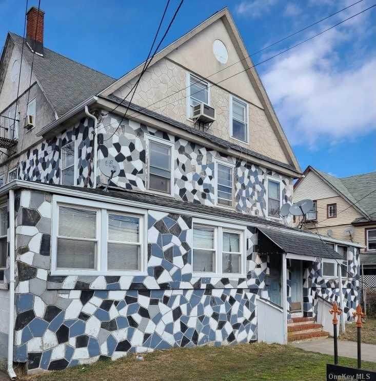 18-20 Gateway Boulevard - Photo 1