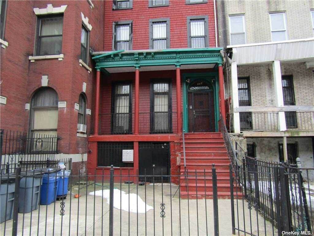 1354 Pacific Street - Photo 1