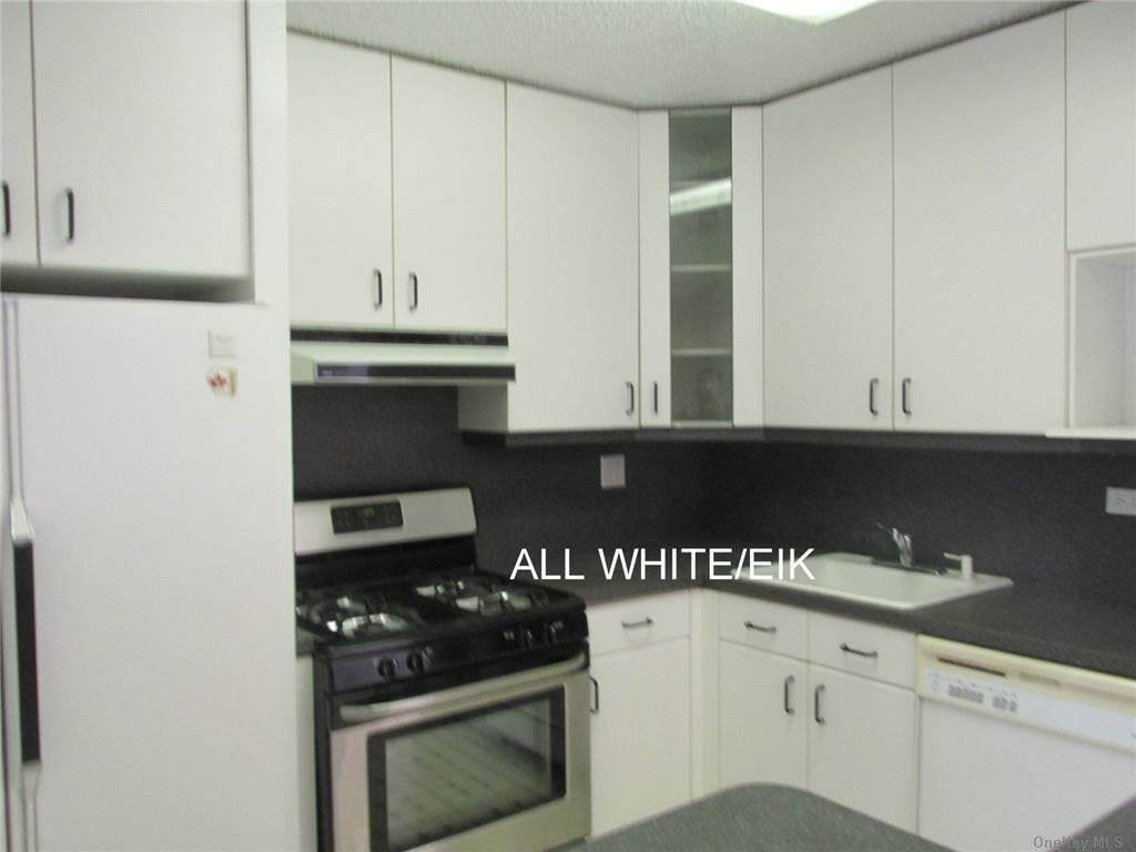 2 Bay Club Drive - Photo 1