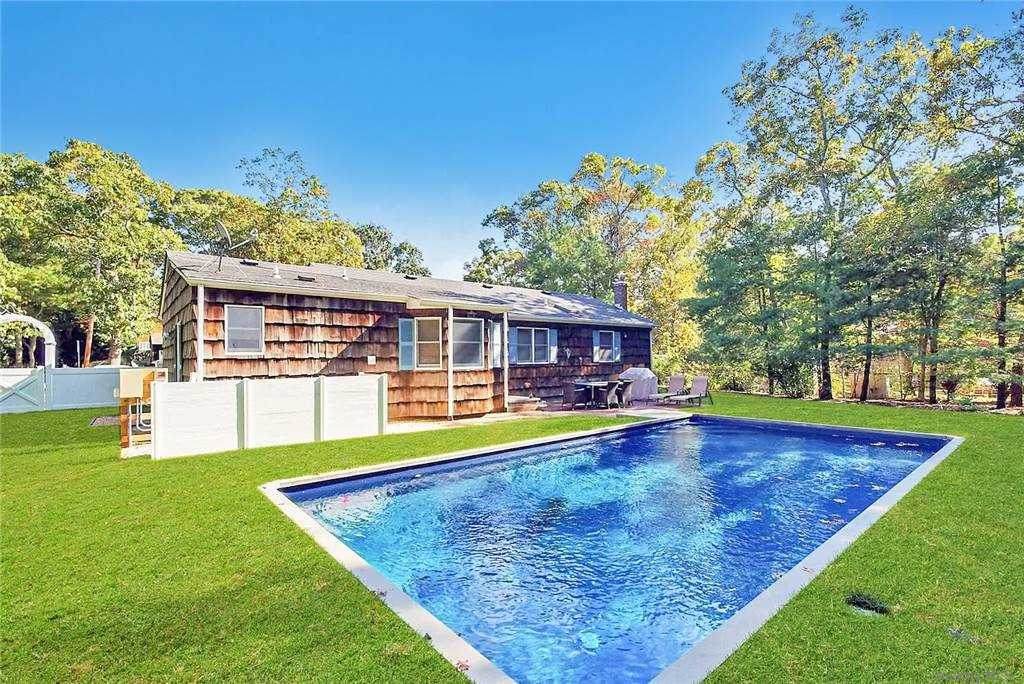 71 Rogers Avenue - Photo 1
