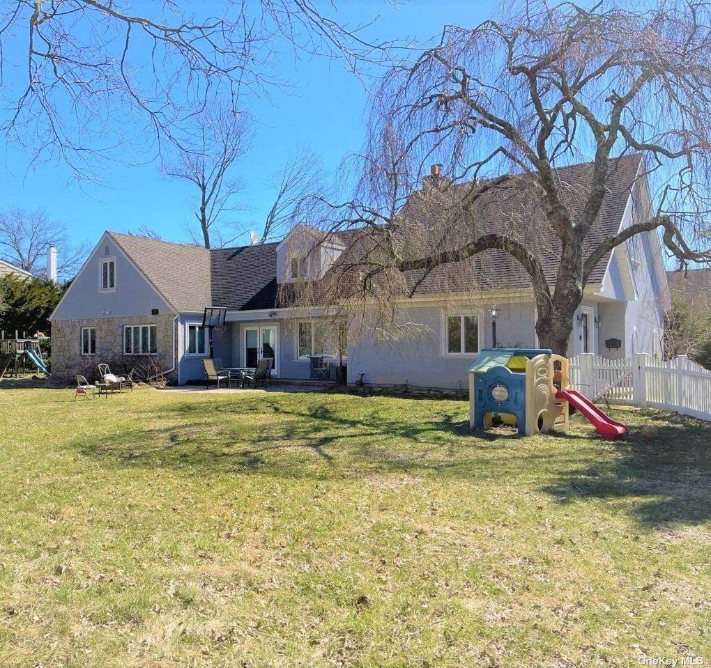 875 Channel Road - Photo 1