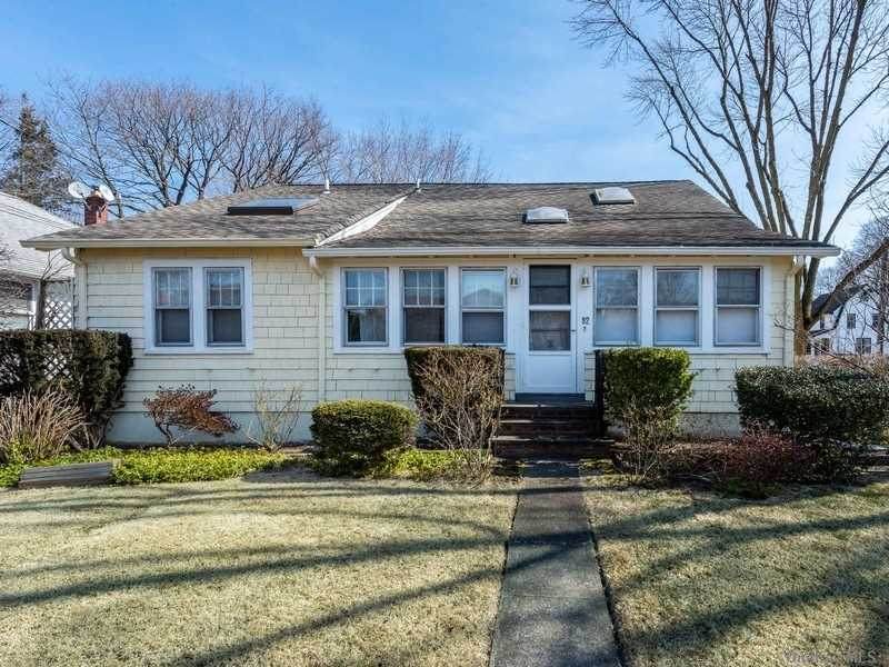 92 Clapham Avenue - Photo 1