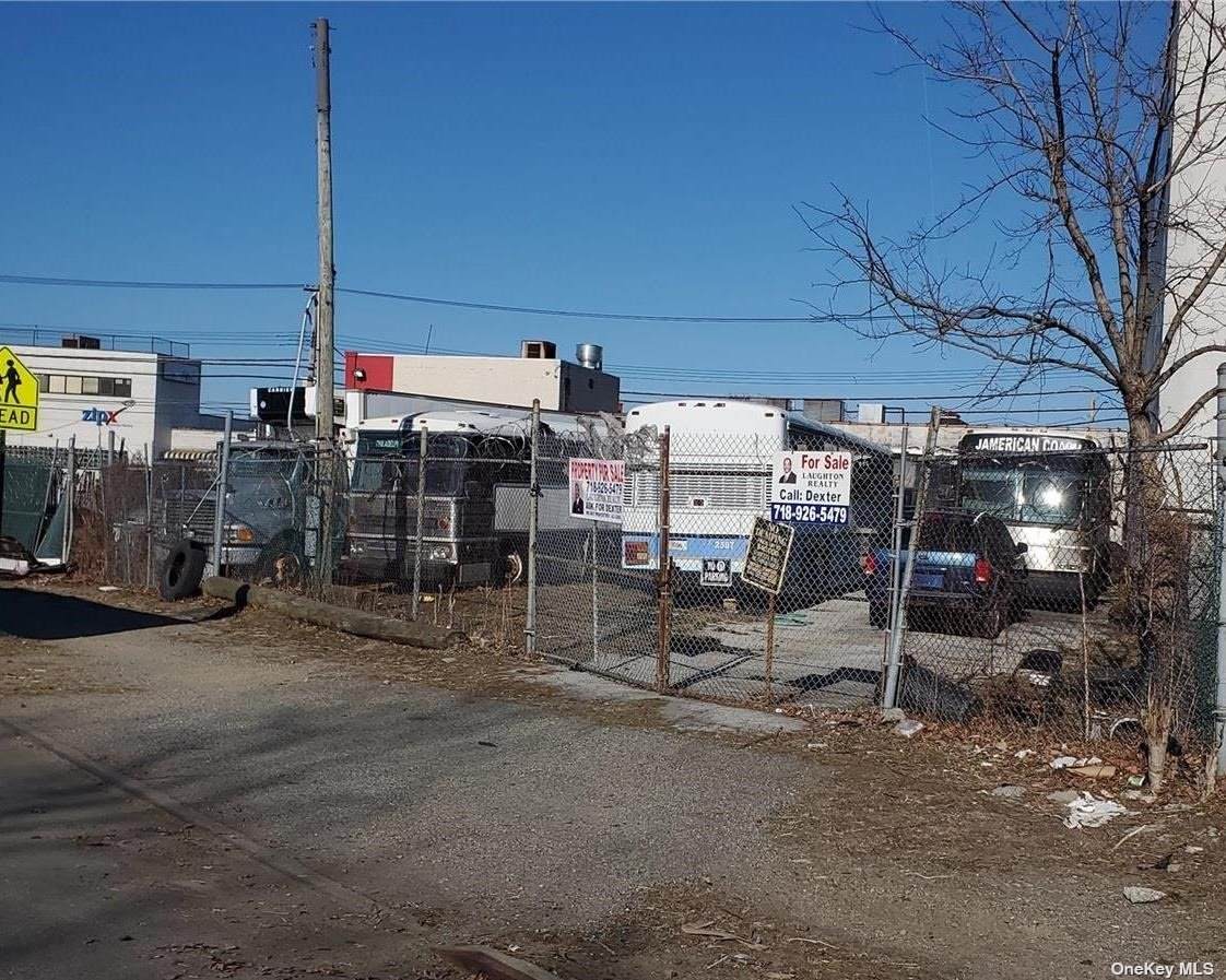 131-25 Baisley Boulevard - Photo 1