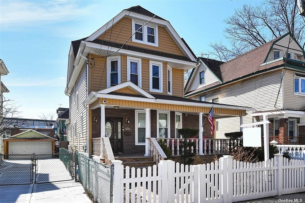 93-22 86 Road - Photo 1