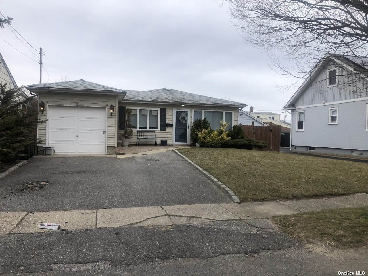 512 Pecan Street - Photo 1