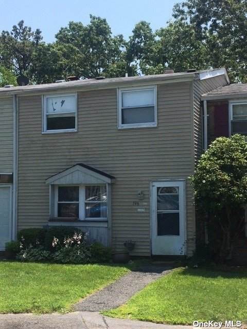196 Hill Circle - Photo 1