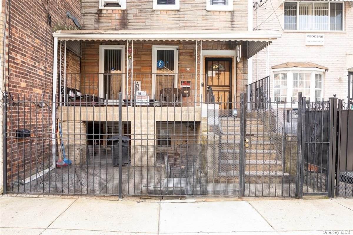 510 Warwick Street - Photo 1