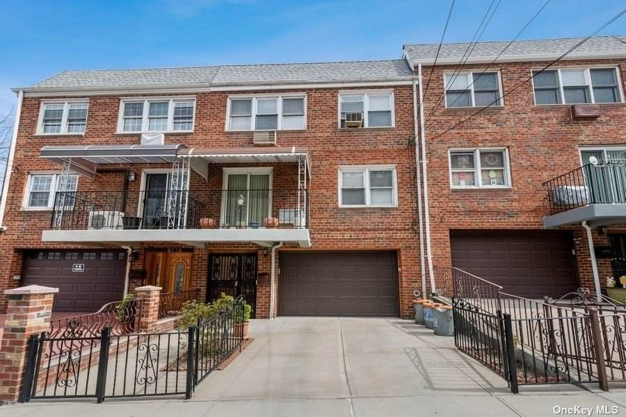 61-23 Tonsor Street - Photo 1