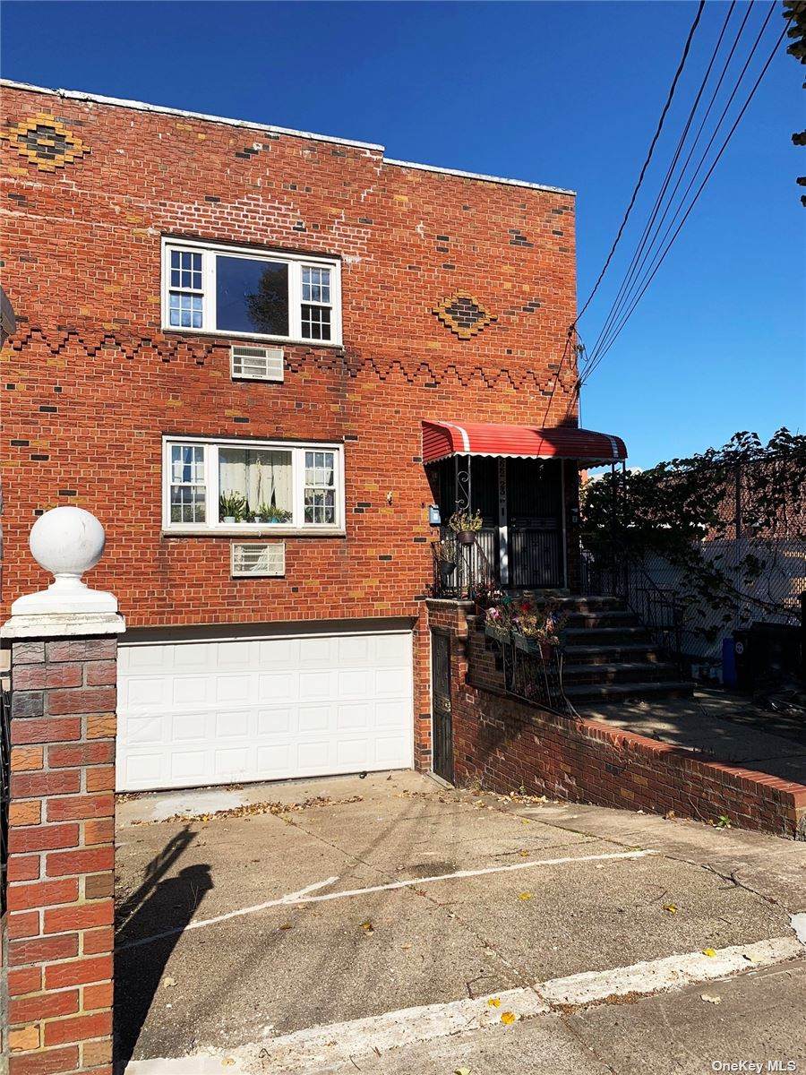 222-23 96 Avenue - Photo 1