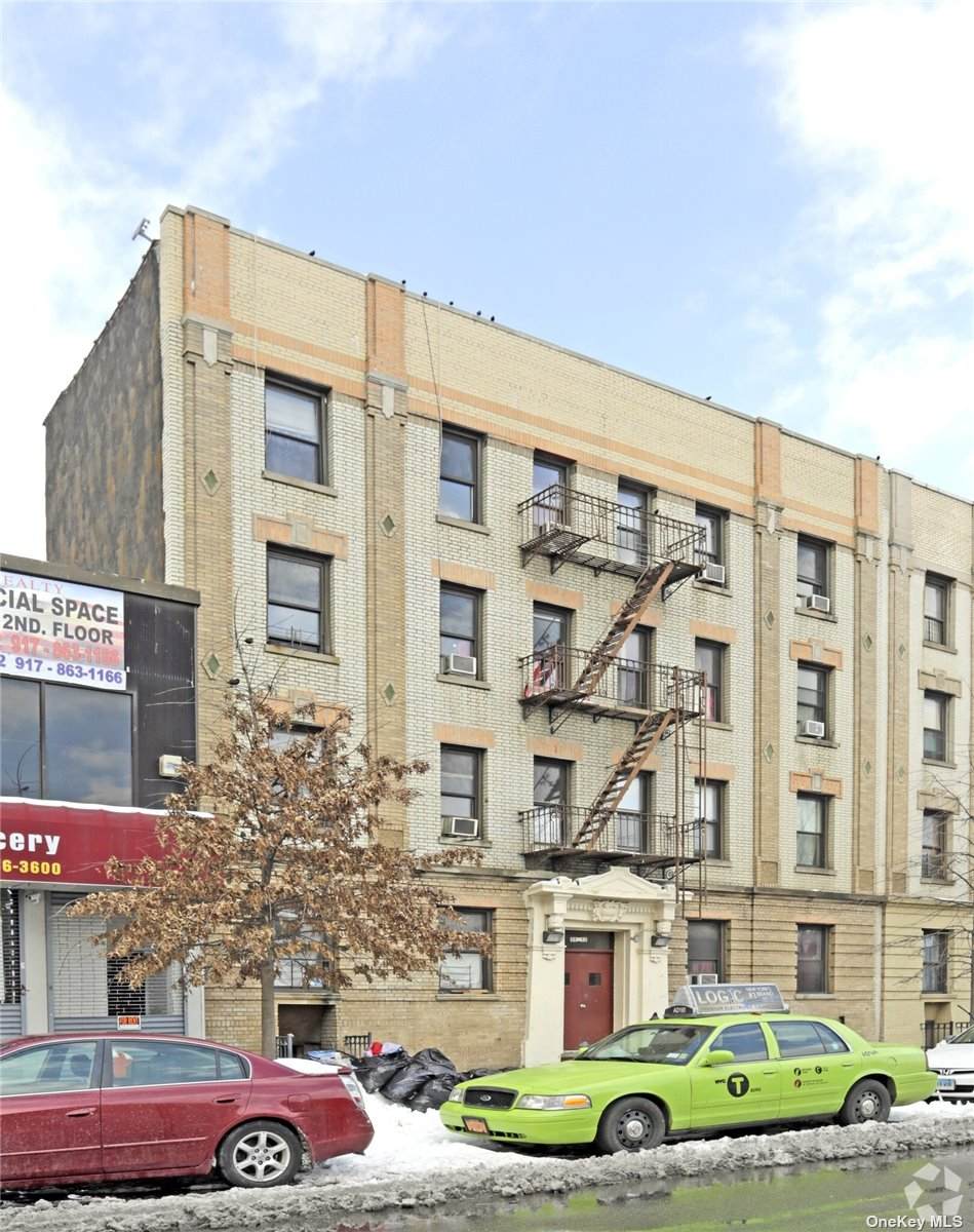 35-52 Steinway Street - Photo 1