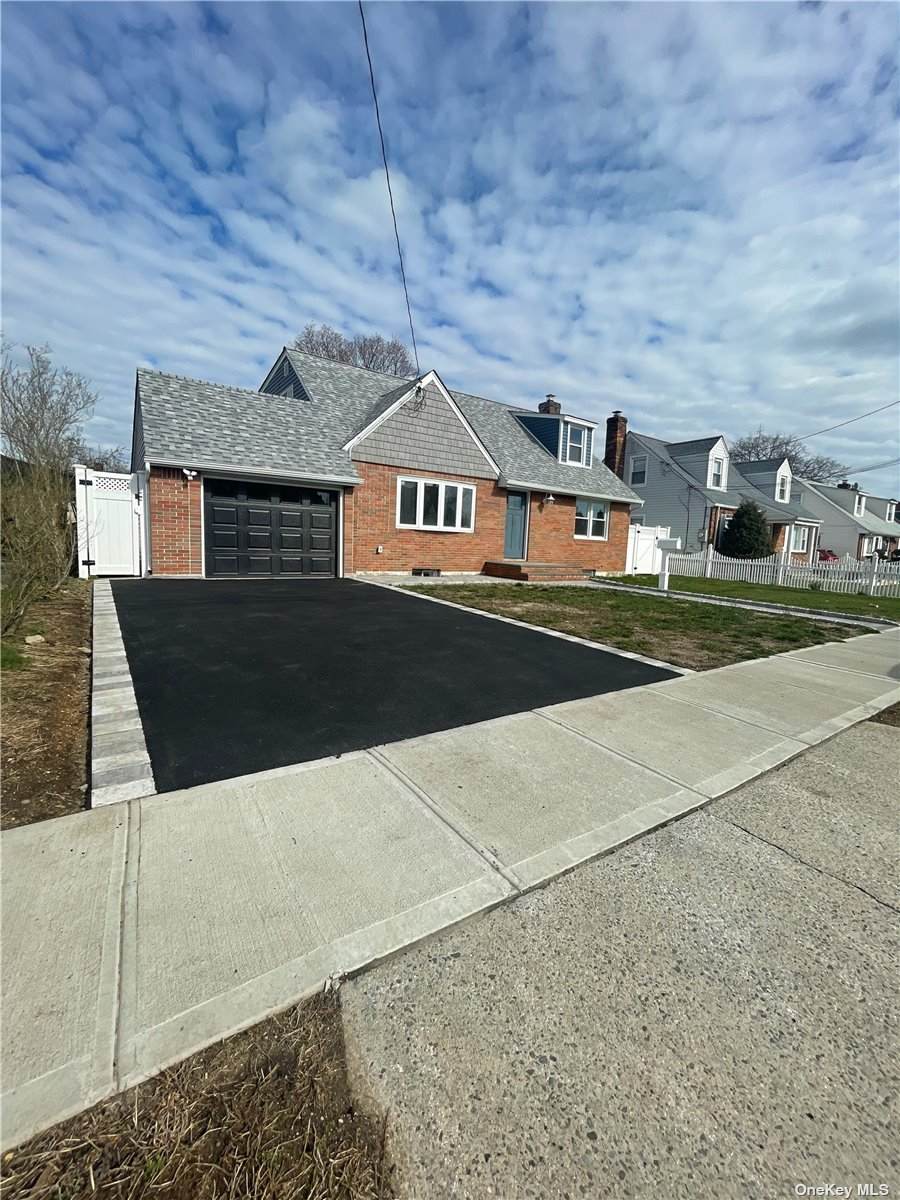 237 New York Avenue - Photo 1
