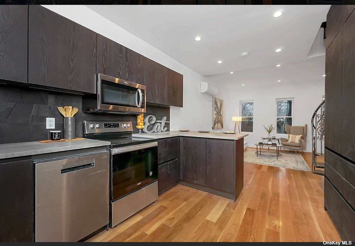 465 7th Avenue - Photo 1