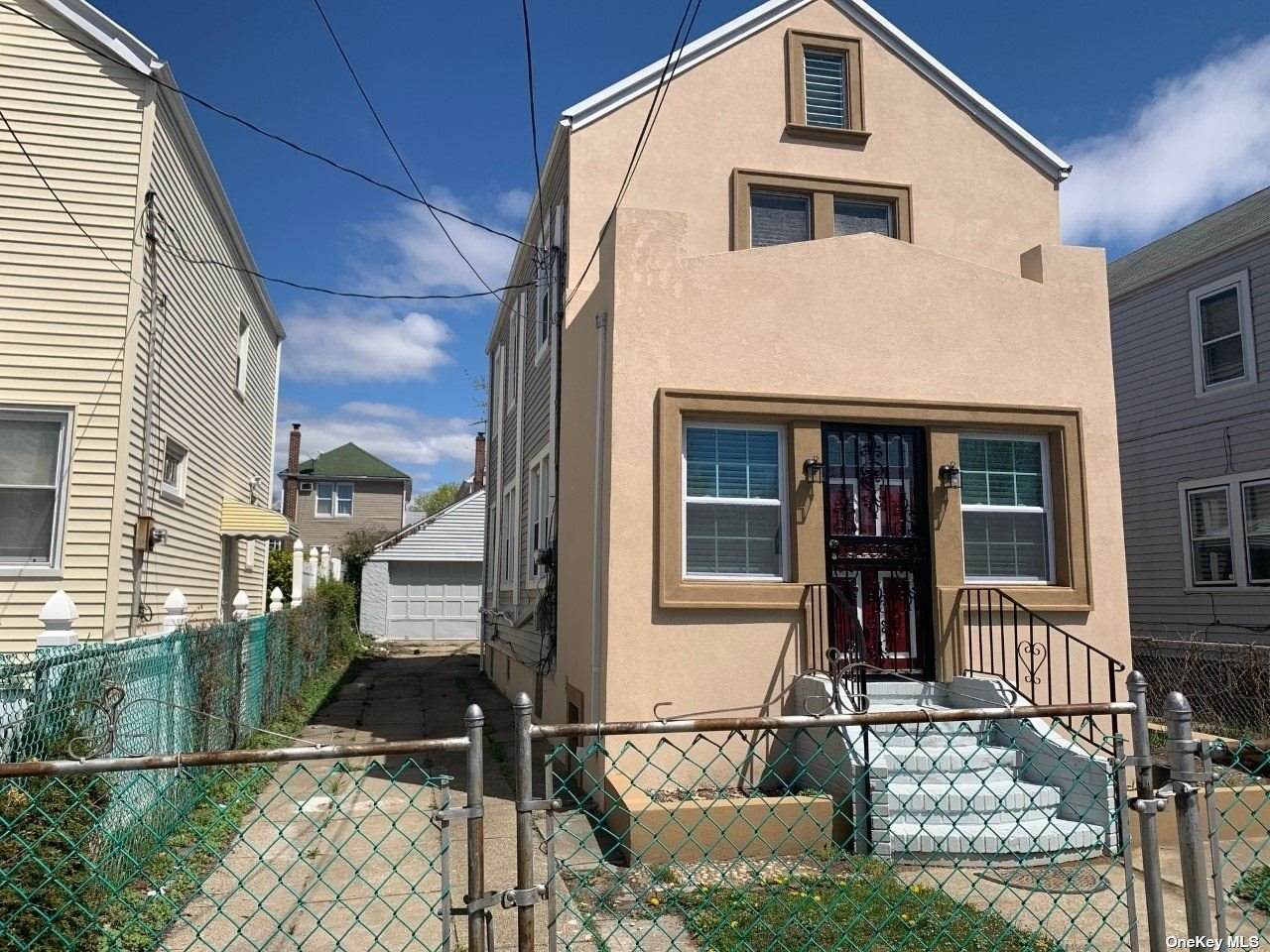 122-53 Nellis Street - Photo 1