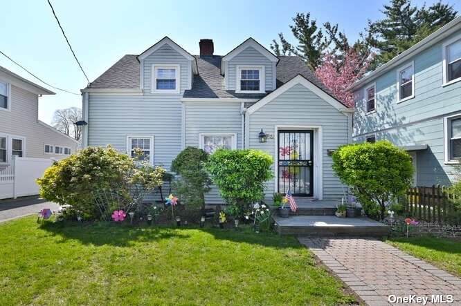 53 Willoughby Avenue - Photo 1