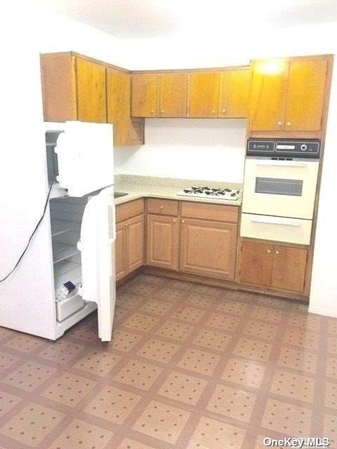 160-10 89 Avenue - Photo 1