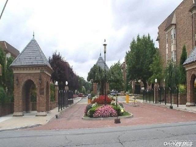 12-35 Robin Lane - Photo 1