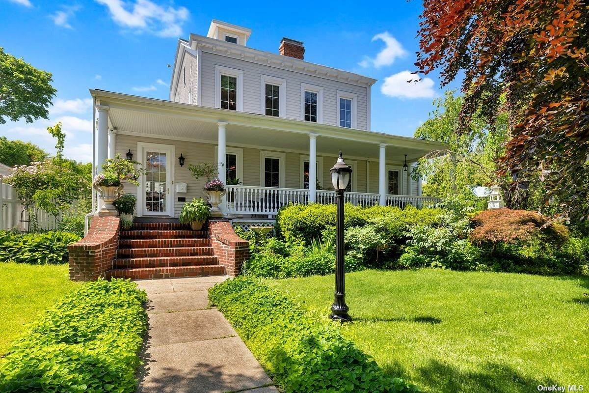 136 Hempstead Avenue - Photo 1