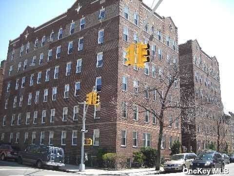 3505 72 St - Photo 1