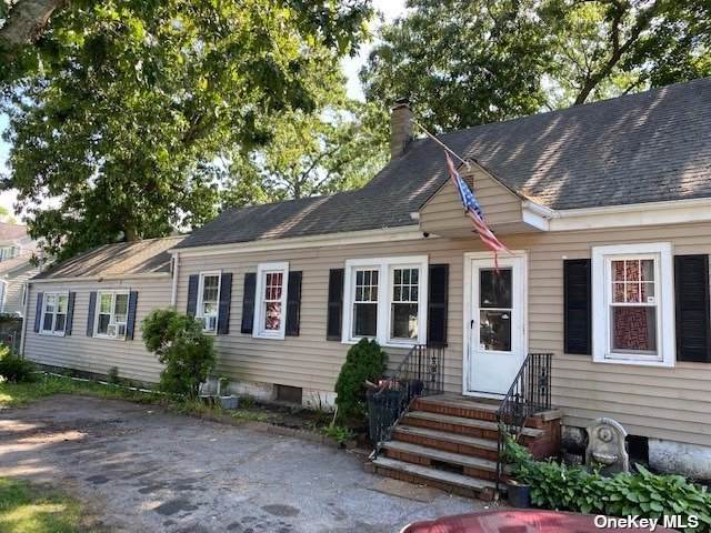 32 Lakeview Drive - Photo 1
